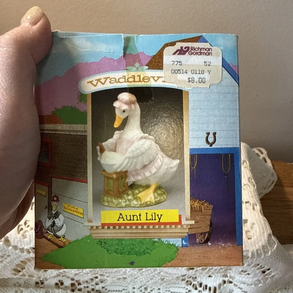 Mother Goose Baker Waddleville Country Porcelain Figurine 4
